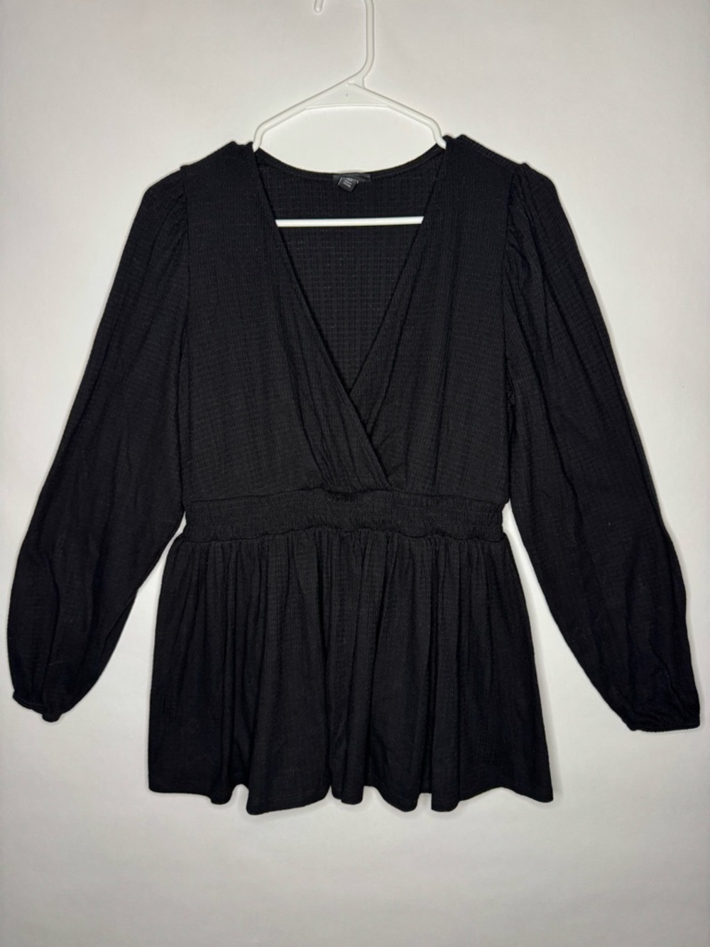 Torrid Black Long-Sleeve V-Neck Peplum Top, Size 00 (Large)
